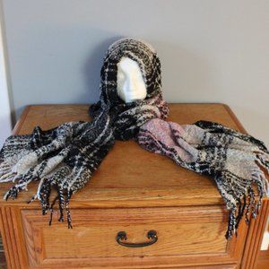 Shihreen Plaid Scarf